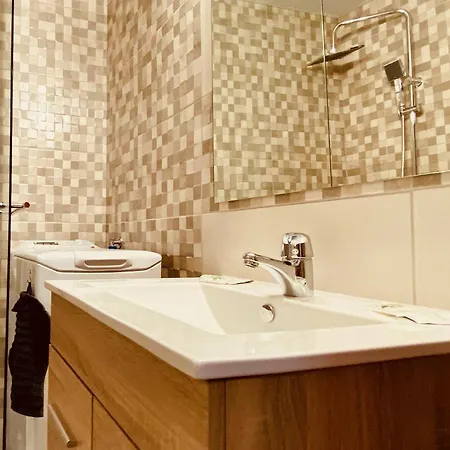 아파트 Paradise In *